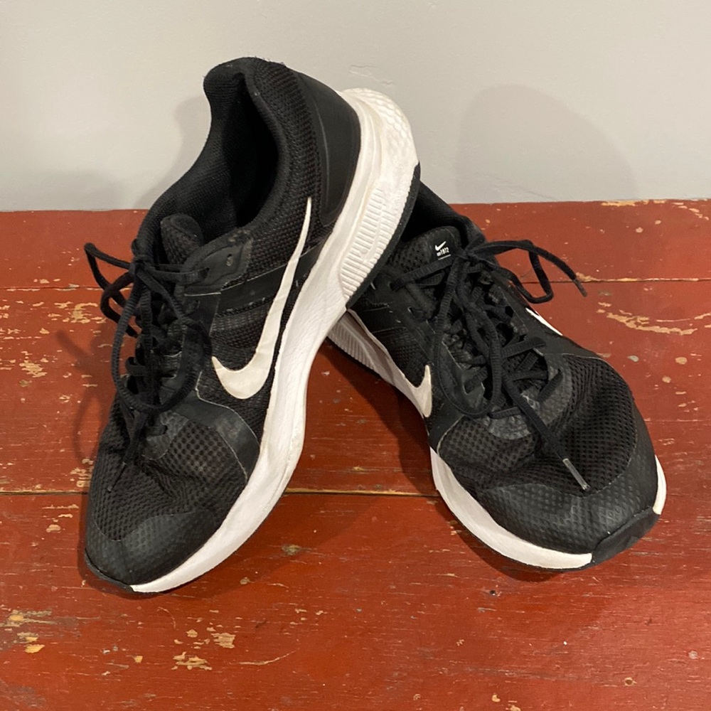 SOLD! Men’s Nike Run Swift 2.0 Size 10.5